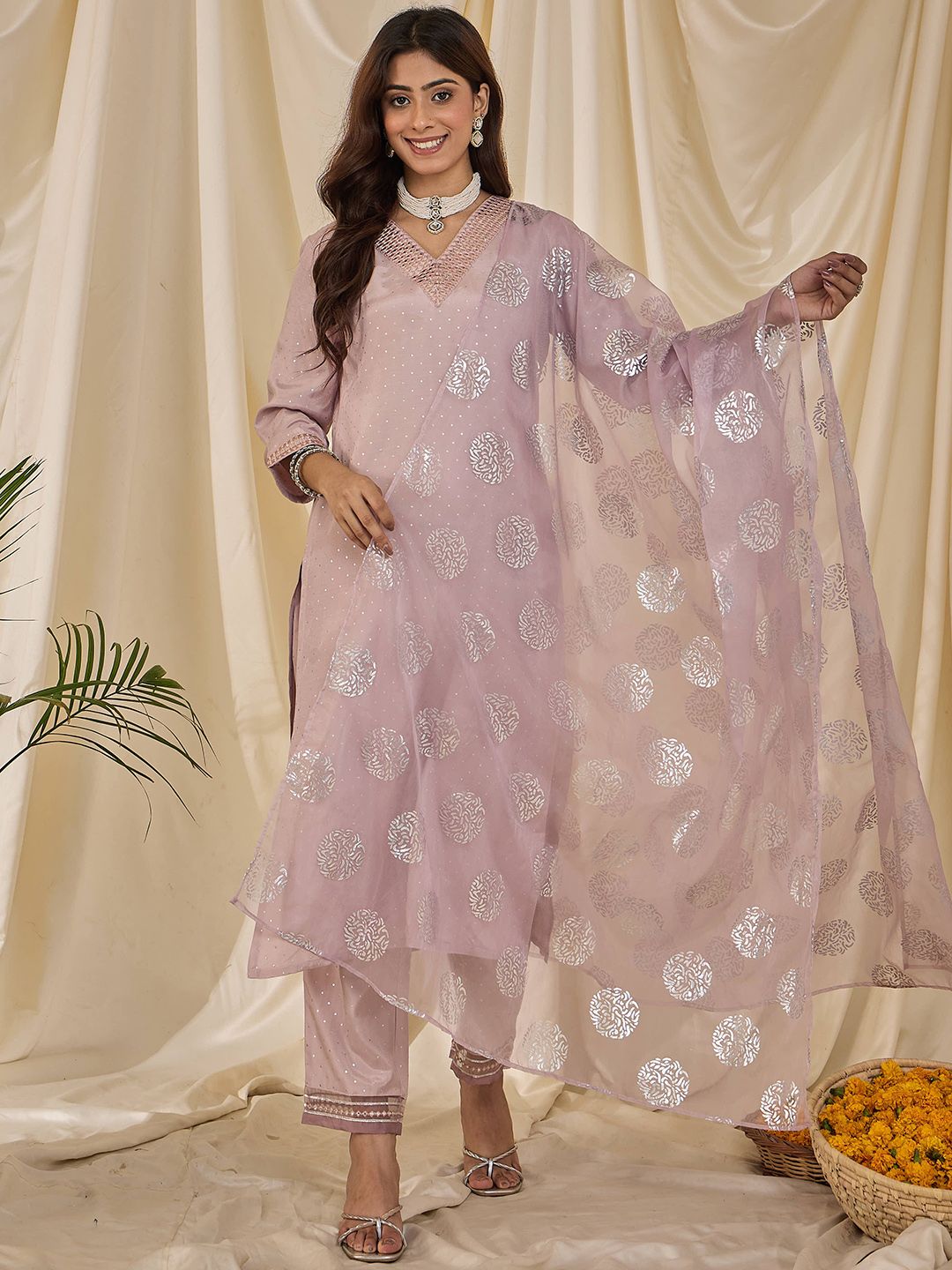 House of Pataudi Women Embellished Straight Kurta & Trousers With Dupatta