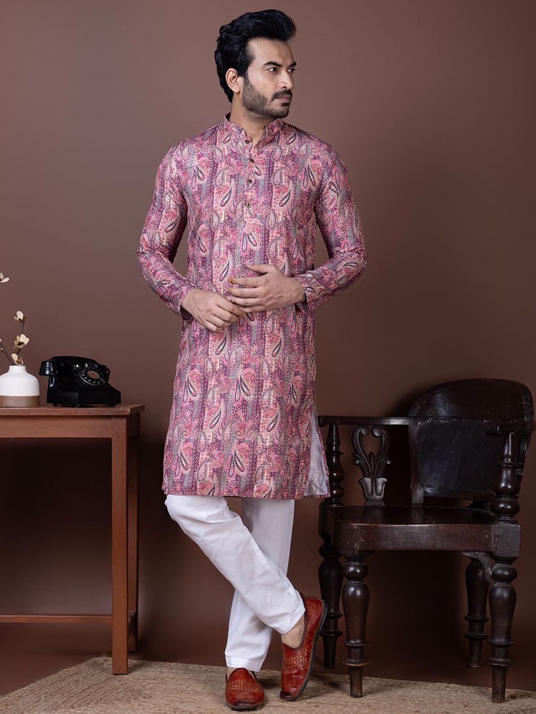 DEVOILER Paisley Embroidered Mandarin Collar Sequinned Cotton Silk Kurta With Pyjamas-image-49