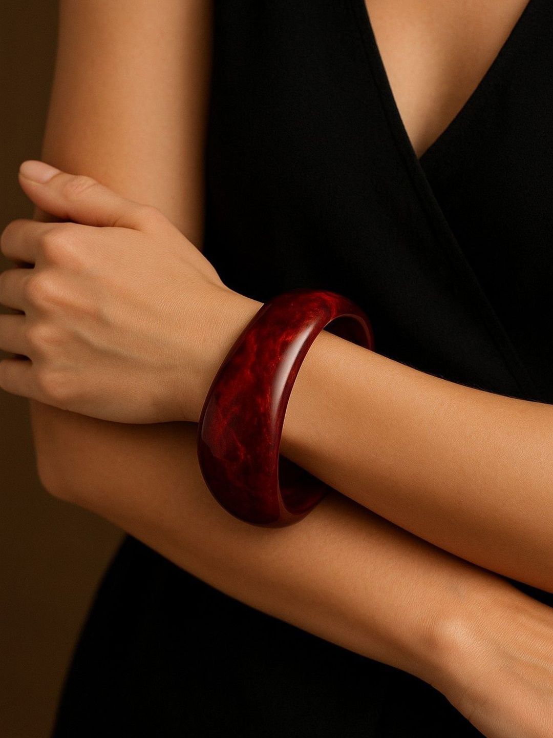 ATIBELLE Printed Round Shaped Glossy Fusion Minimal Bangle