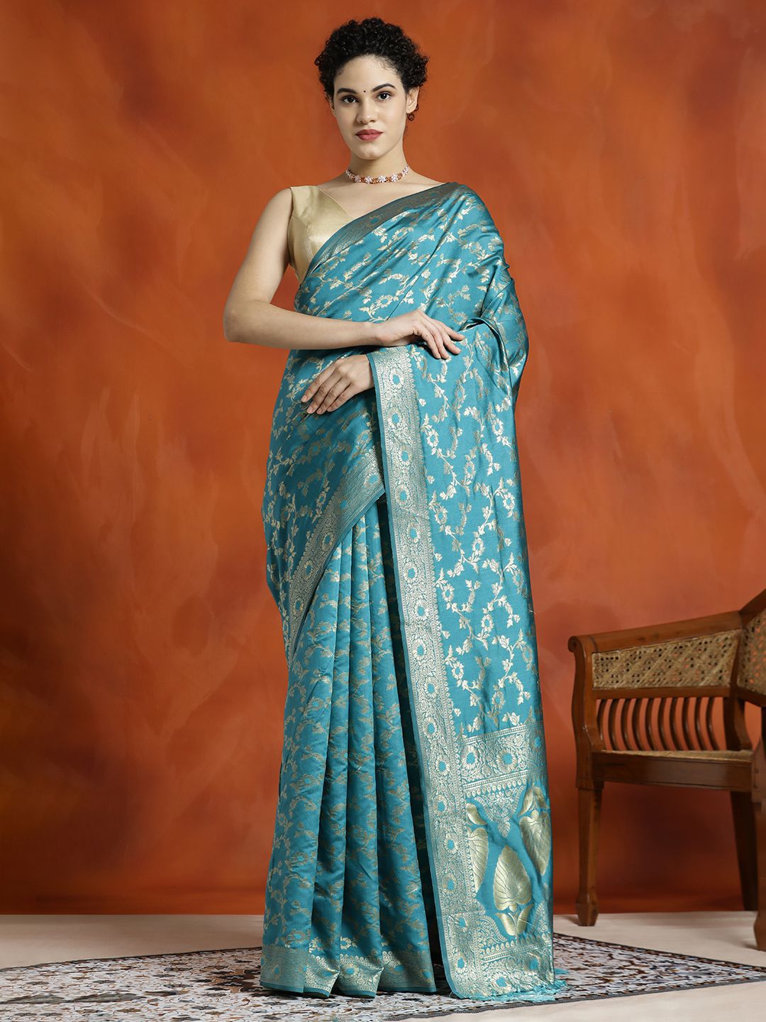 Desi Fusion Ethnic Motifs Woven Design Zari Banarasi Saree-picture-31