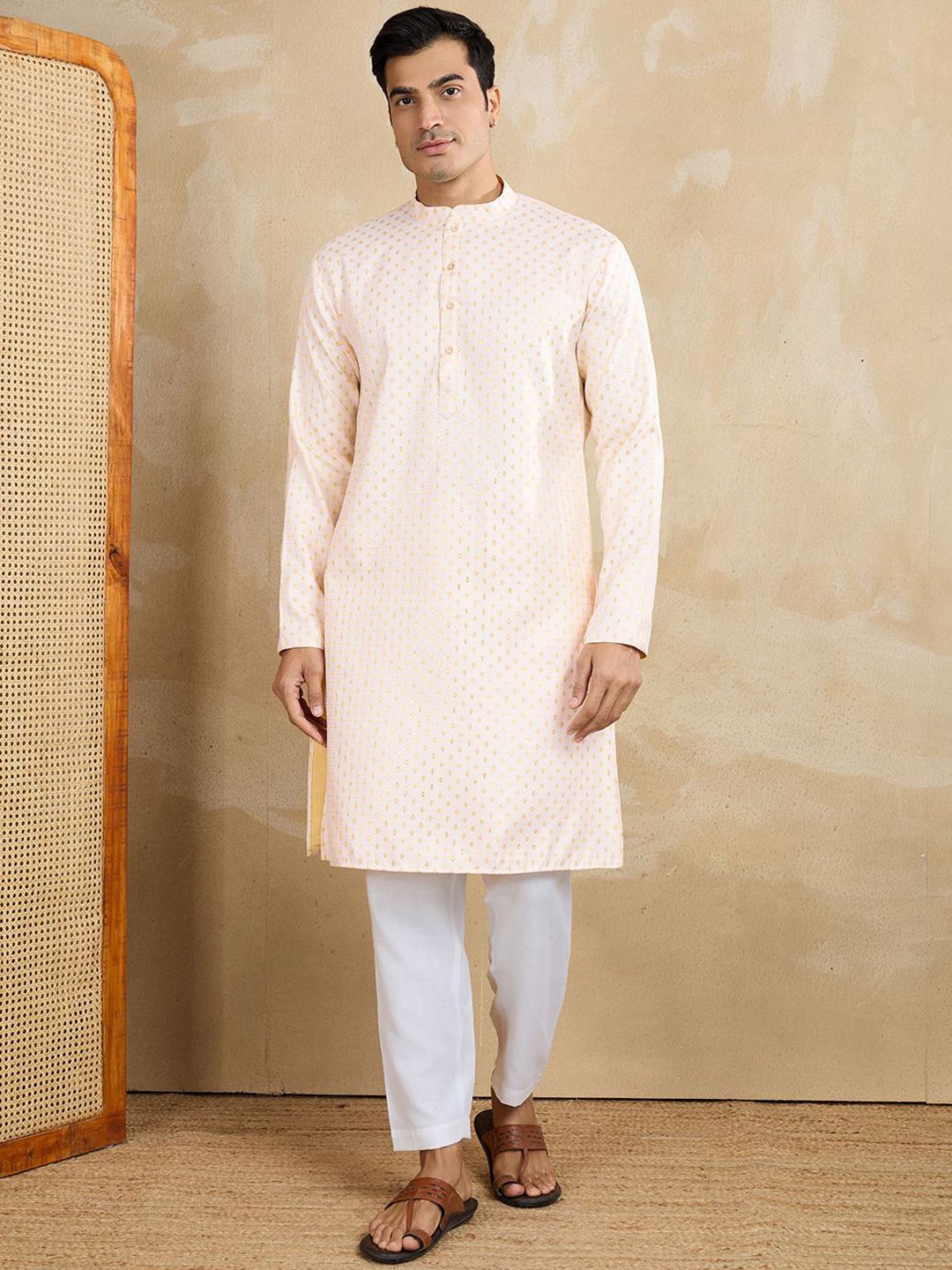 House of Pataudi Men Embroidered Mandarin Collar Straight Kurta & Trousers-picture-16