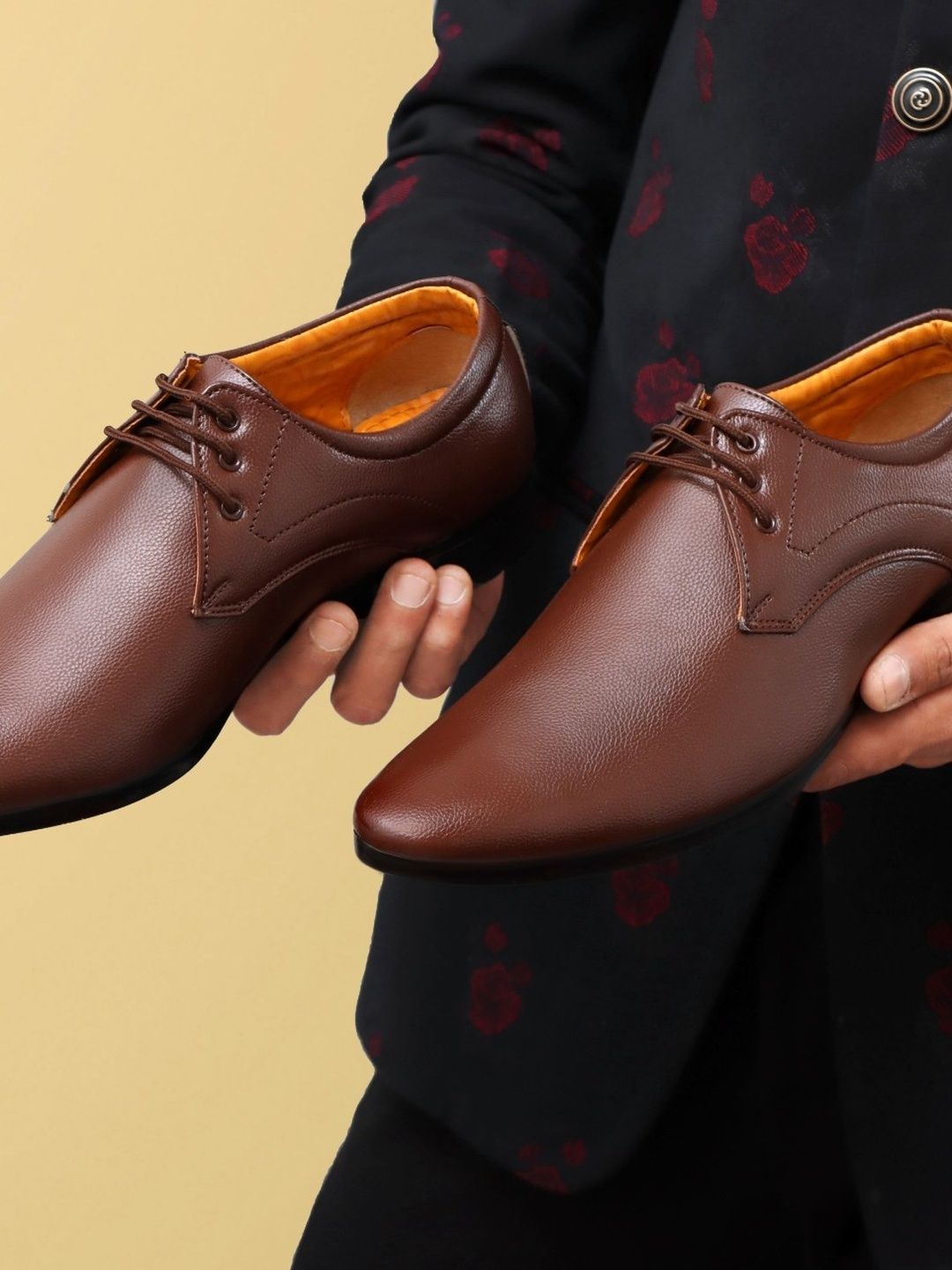 Groofer Men Brown Synthetic Leather Oxfords-picture-34