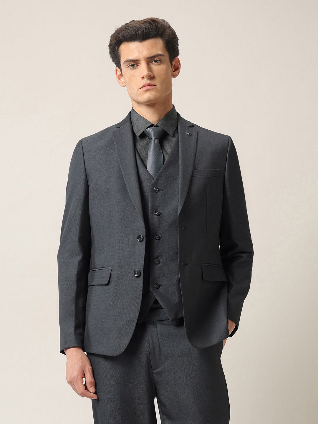 Arrow Men Tailored Fit Single-Breasted Three-Piece Suit-picture-10