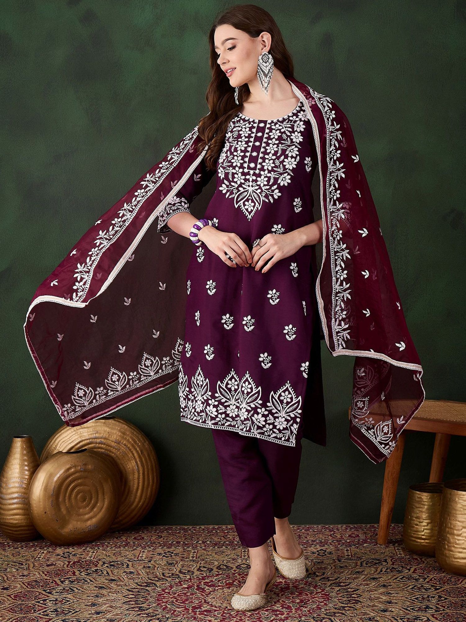 DIVASTRI Women Embroidered Round Neck Chikankari Kurta with Trousers & Dupatta