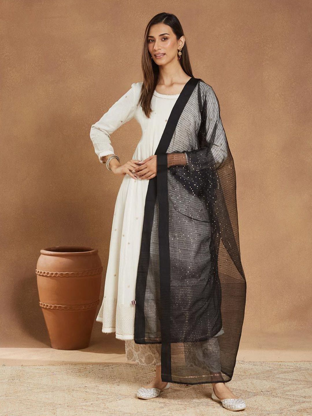 Fabindia Geometric Embroidered Dupatta With Sequinned-picture-39