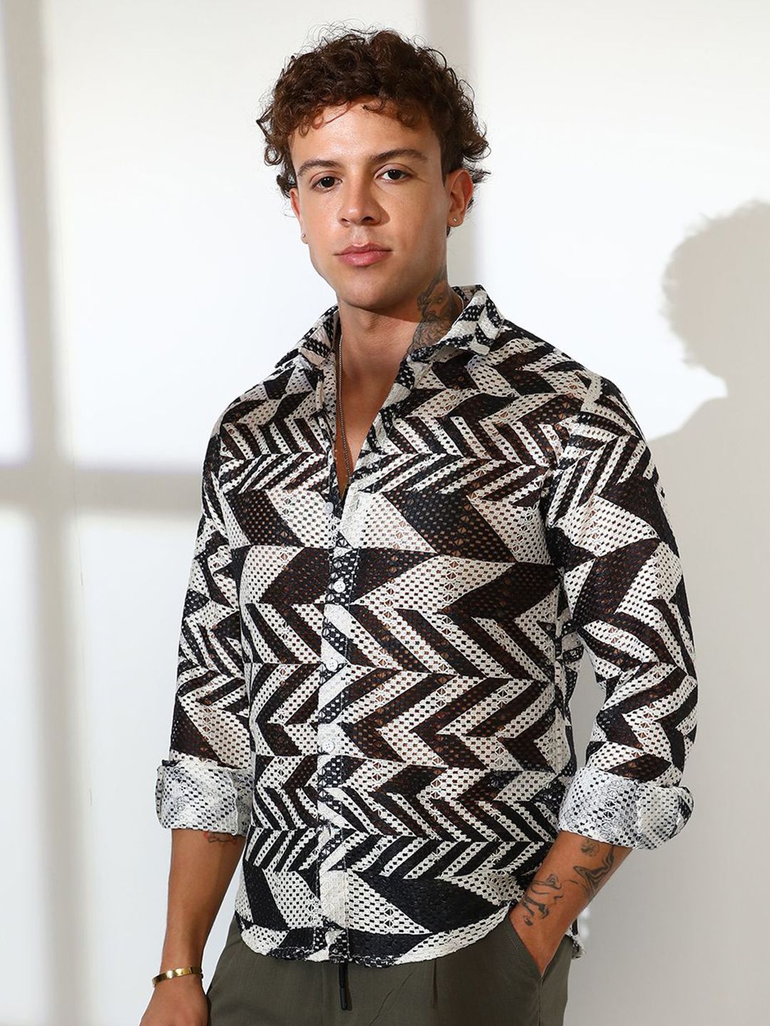 Campus Sutra Comfort Abstract Printed Spread Collar Casual Cotton Shirt-picture-39