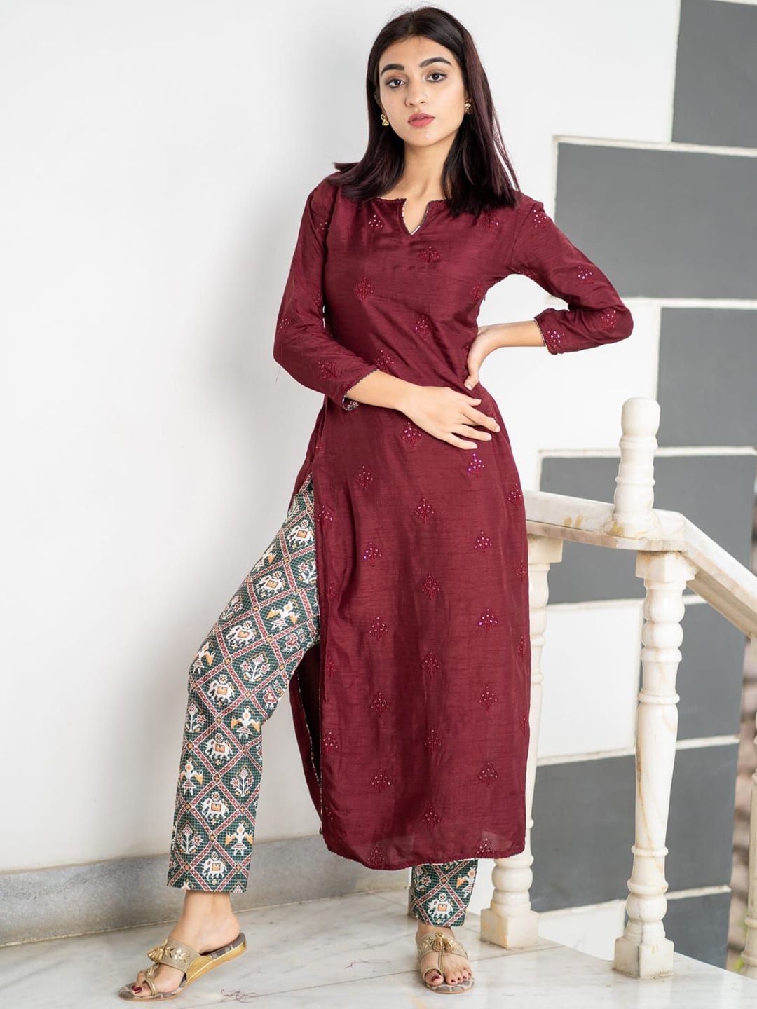 DMUNESH FASHION Floral Embroidered Notch Neck Mirror Work Chanderi Silk Kurta & Trousers