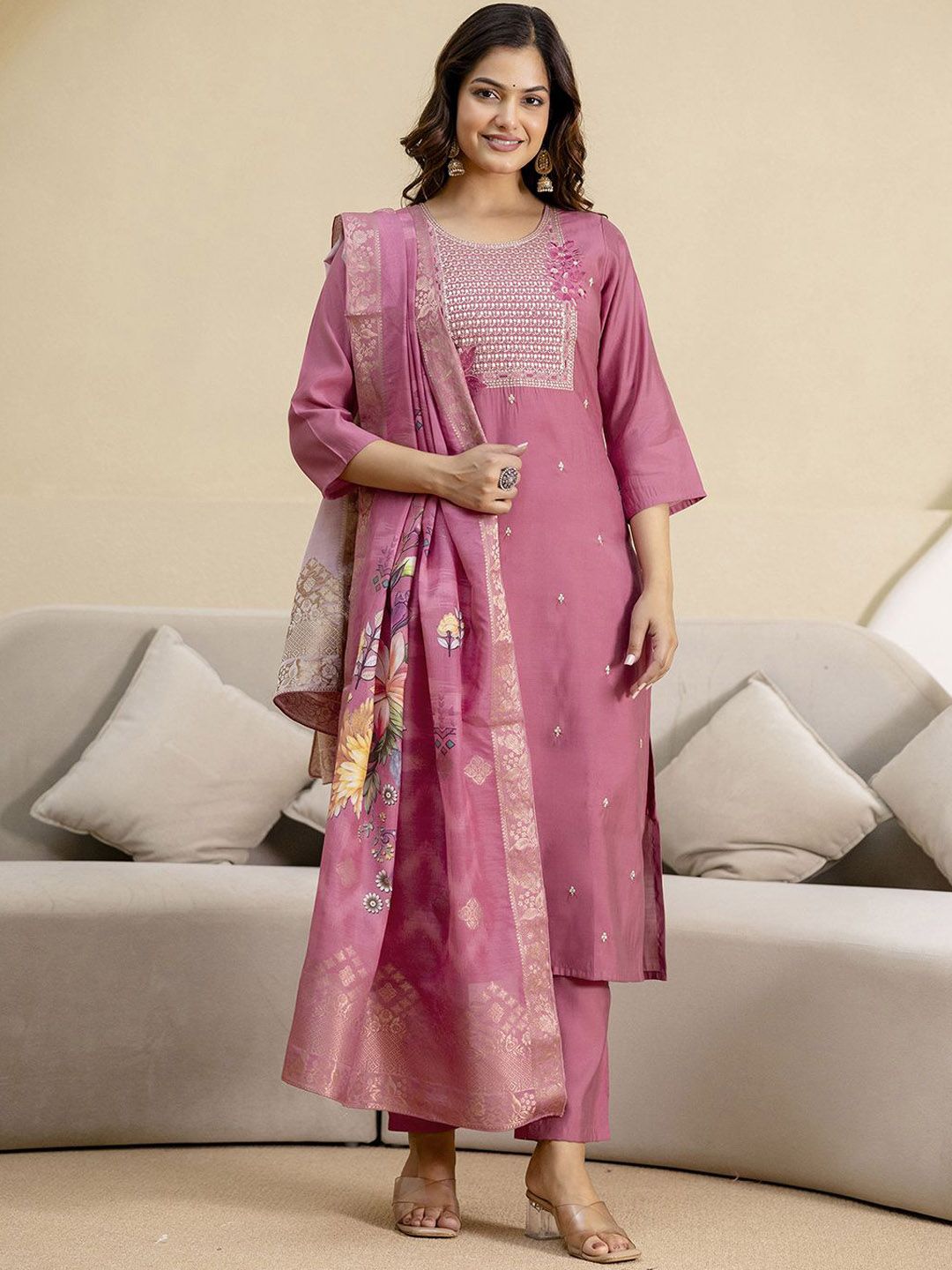 Trendmalls Women Floral Embroidered Sequinned Kurta with Trousers & Dupatta
