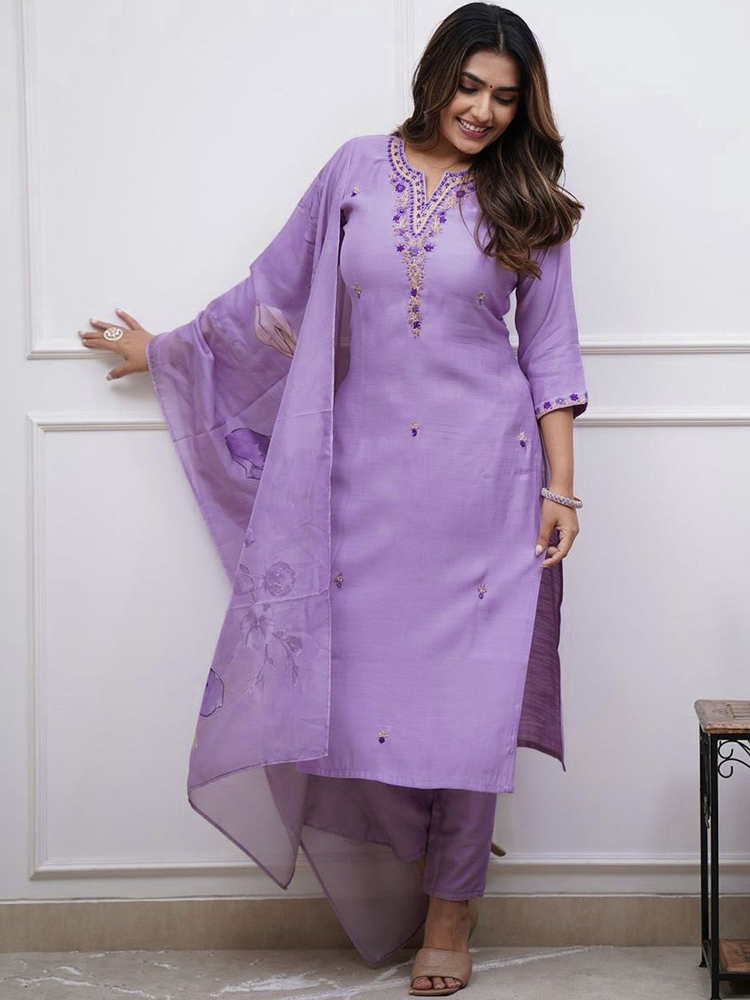 Artihc Women Floral Embroidered Kurta with Trouser & Dupatta