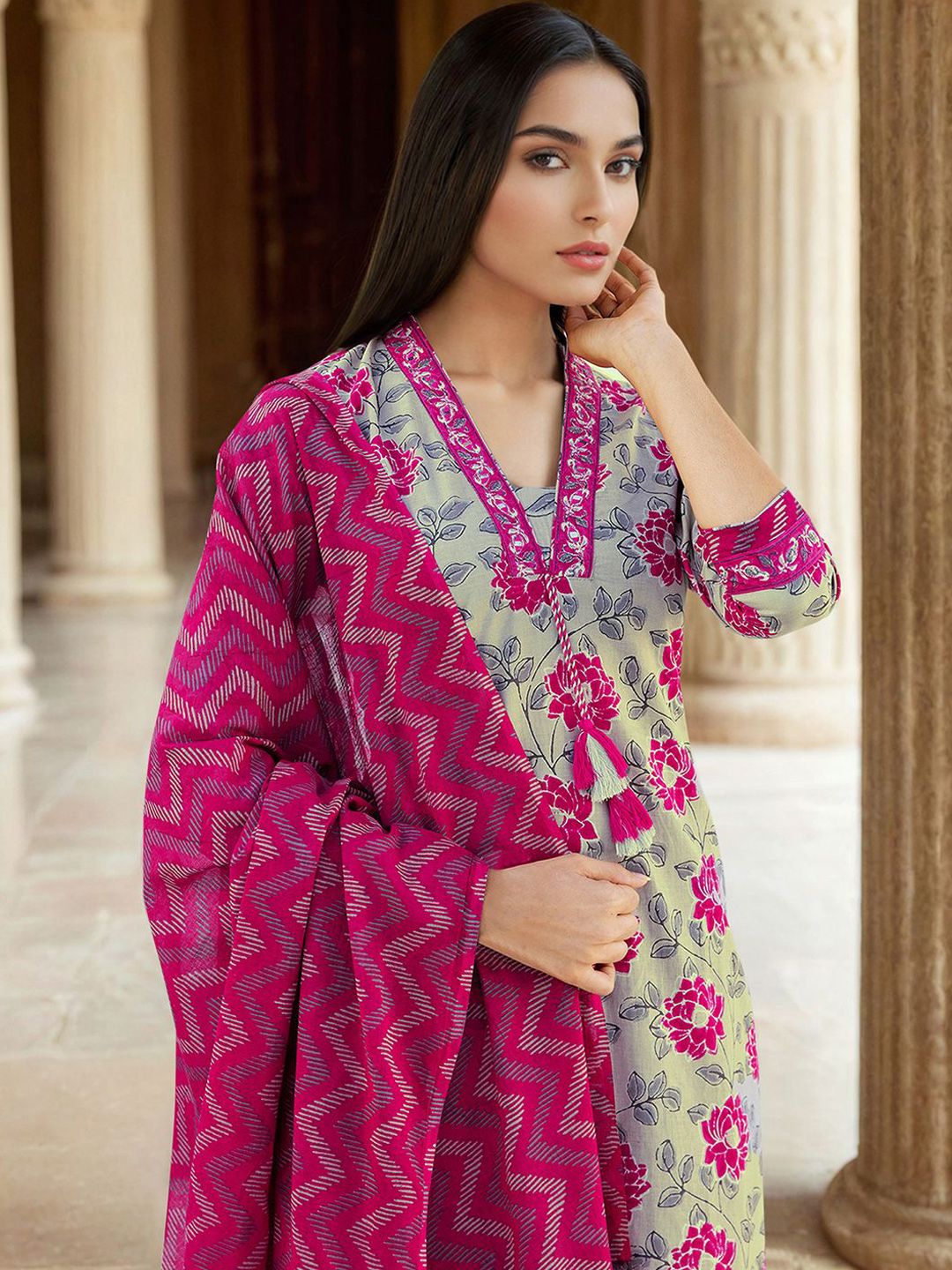 SANISA Women Ethnic Motifs Embroidered Regular Mirror Work Kurta Trousers With Dupatta