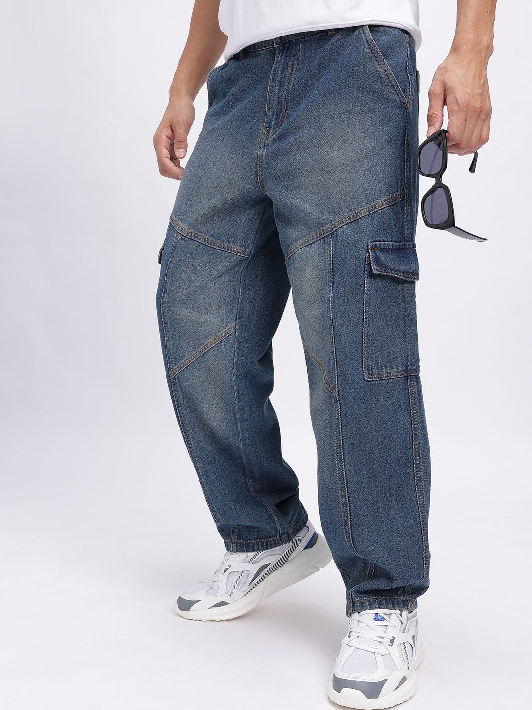 glitchez Men Mid-Rise Panelled Detail Pure Cotton Light Fade Relaxed Fit Cargo-Style Jeans-picture-17