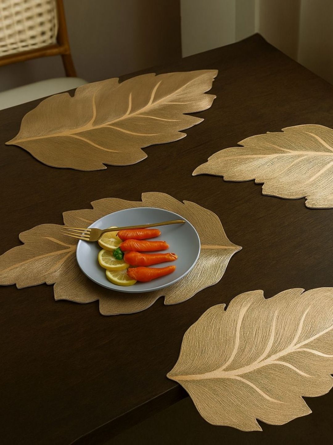 Baskety 4-Pcs Textured Leaf Shaped TablePlacemats-picture-41