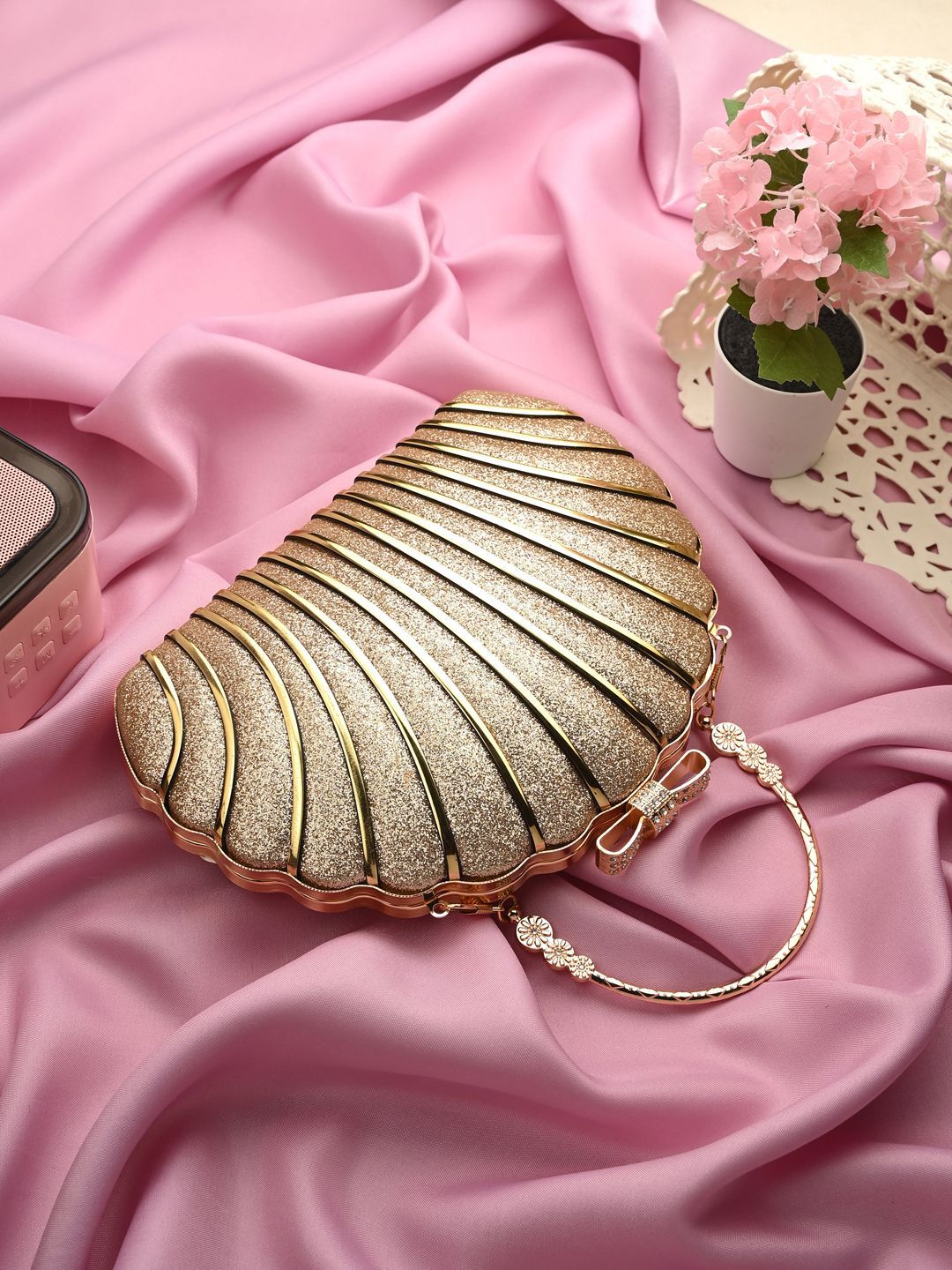 Toobacraft Shell Shaped Envelope Clutch-picture-11