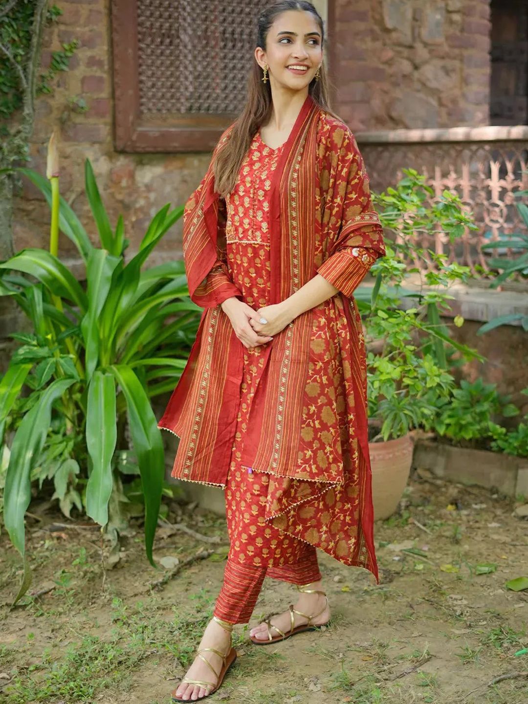 Libas Women Floral Printed Regular Gotta Patti Kurta With Palazzos & Dupatta