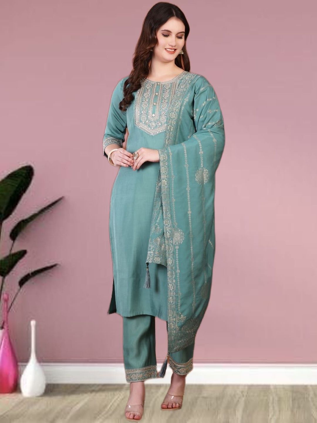 Milastru Women Floral Embroidered Regular Sequinned Kurta with Trousers & With Dupatta-image-7