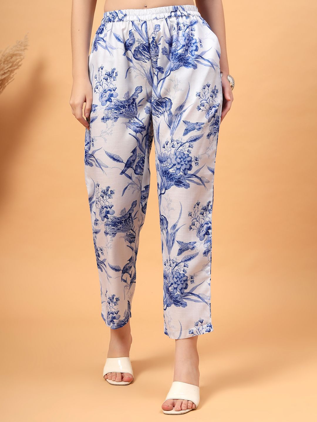 RAASSIO Floral Printed Mid-Rise Regular Trousers-picture-39