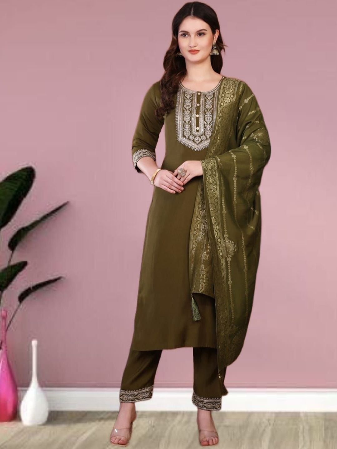 Milastru Women Floral Embroidered Sequinned Kurta with Trousers & Dupatta-image-0