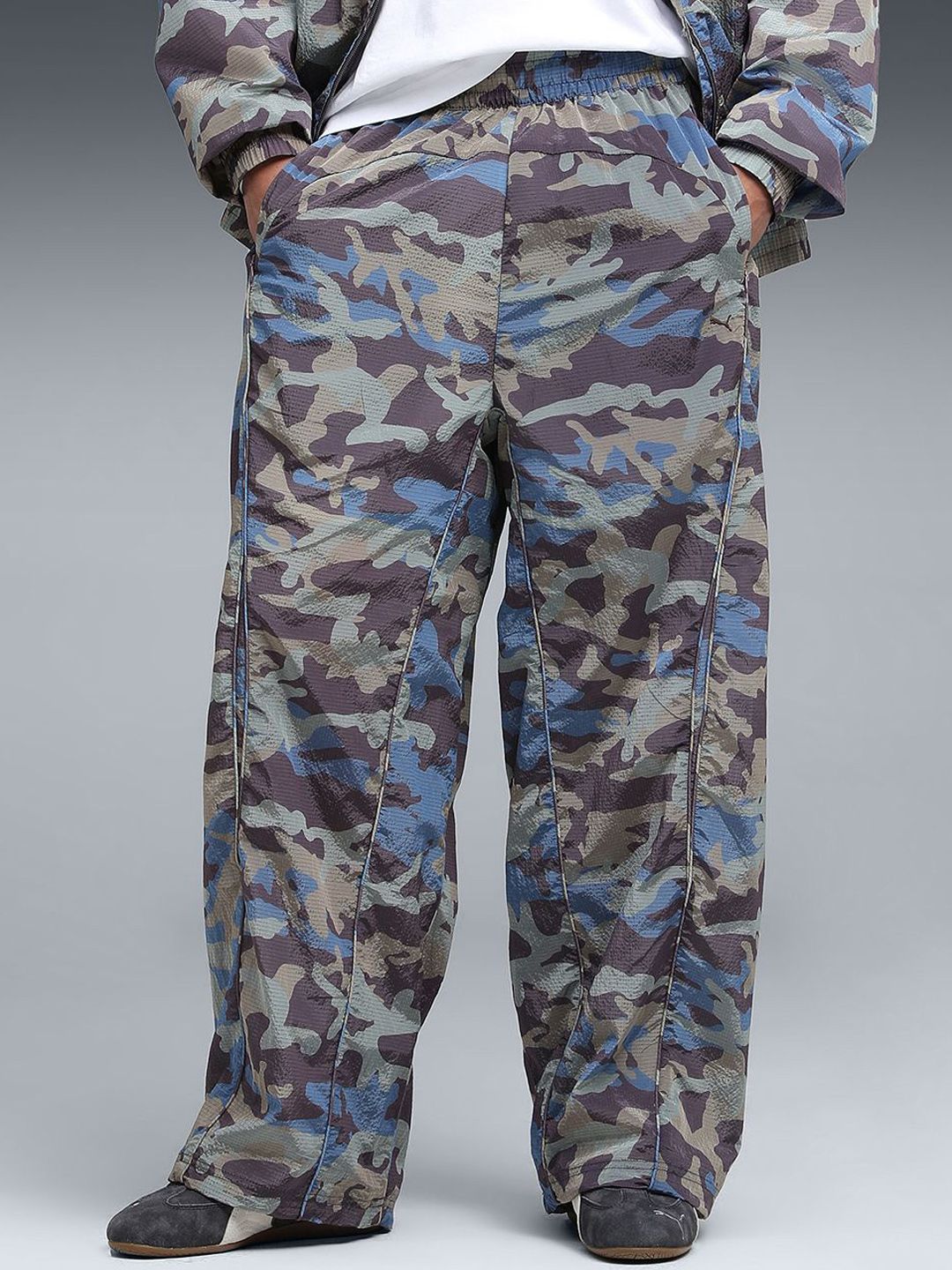 Puma CLRT Unisex All Over Print Relaxed Fit Track Pants-picture-12