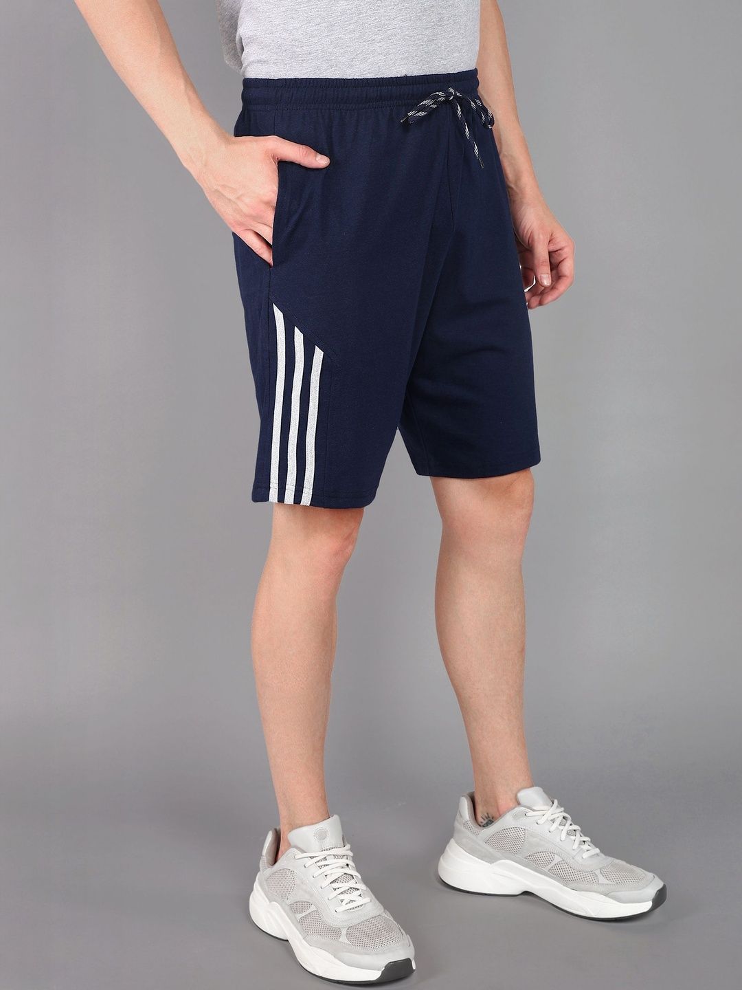 Moda Rapido Men Blue Mid Rise Above Knee Cotton Shorts With Bold Striped Lines-picture-31