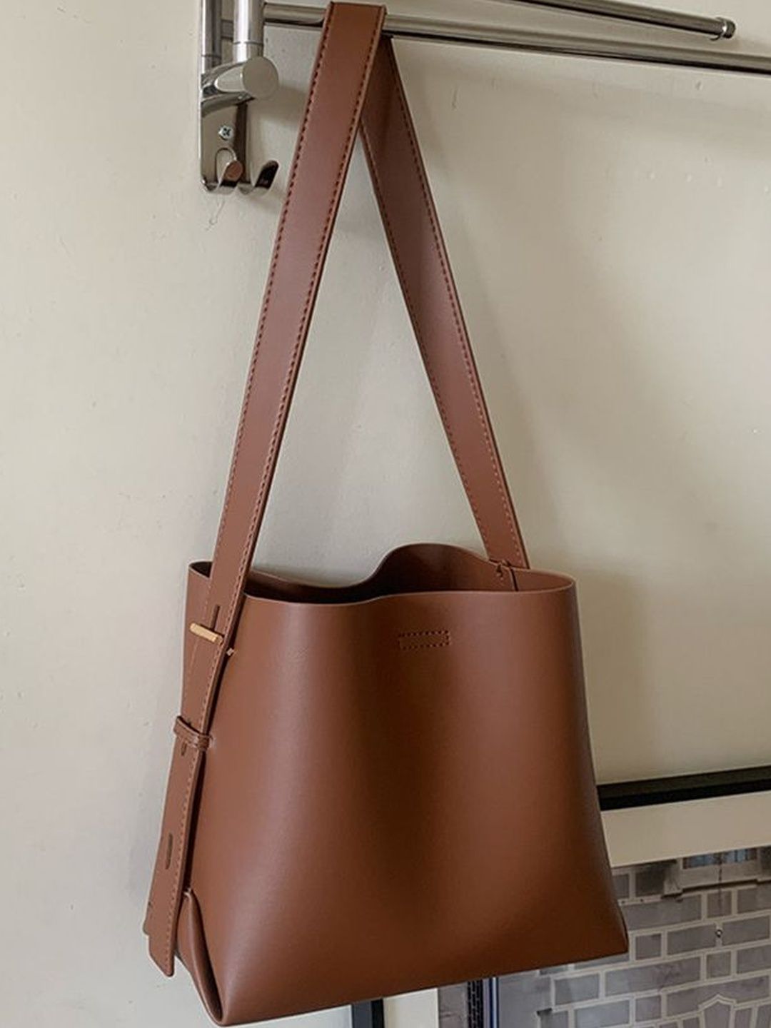 CORSICA Brown Solid One Handle Handheld Bag-picture-11