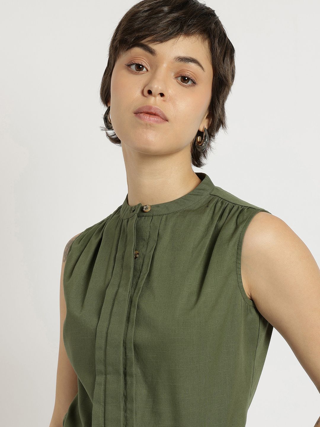 fable street FableStreet Olive Cotton Mandarin Collar Top-picture-12