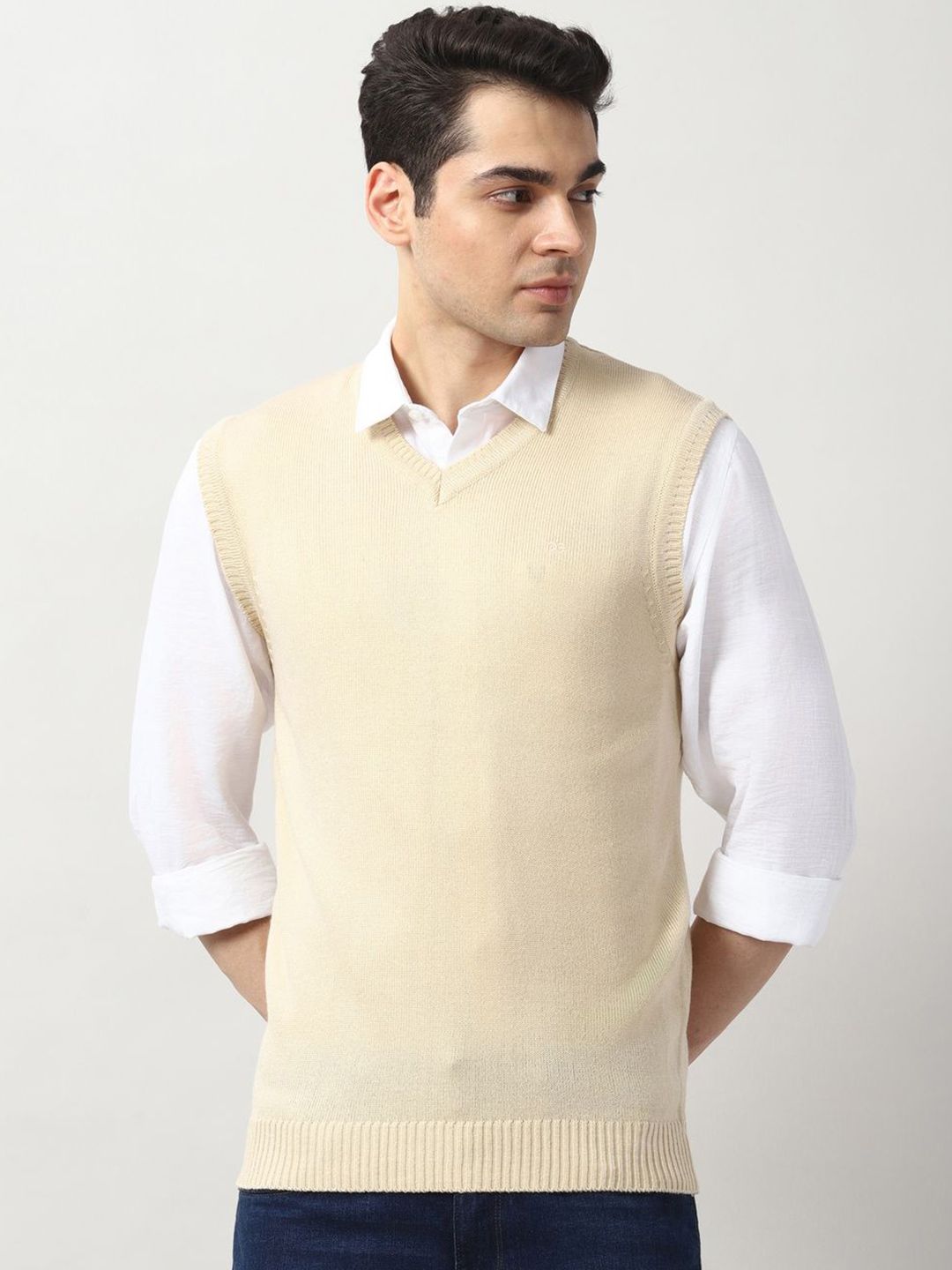 Peter England Casuals Men V-Neck Sleeveless Sweater Vest