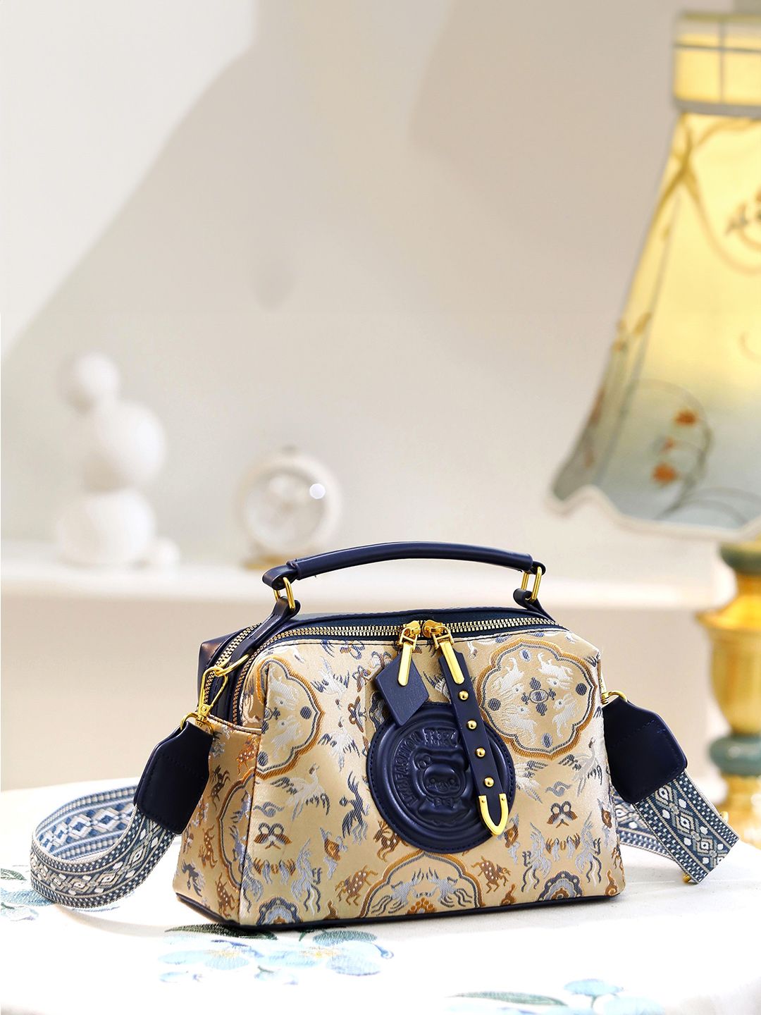 Diva Dale Women Ethnic Motifs Printed Crossbody Tasselled Sling Bag-picture-11