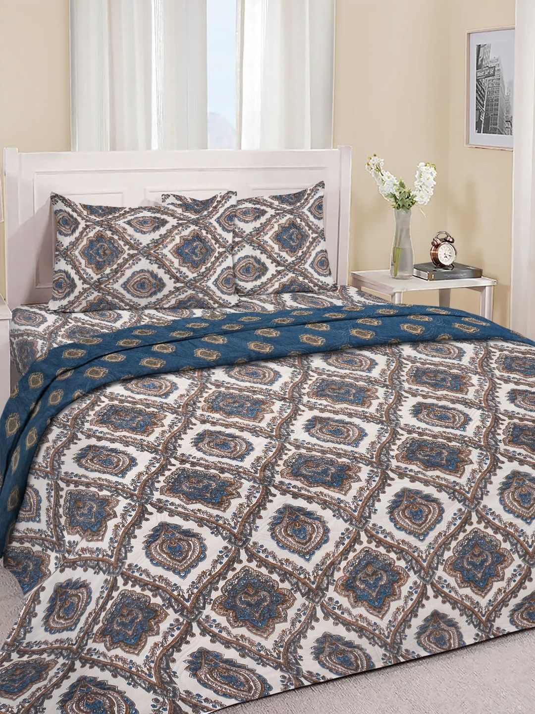 Myntra Elegant Homes Teal 350 GSM Reversible Micro Fiber Filling Comforter & Bedding Set