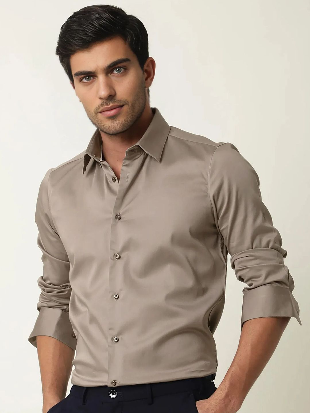 MISCHIEF MONKEY Men Solid Spread Collar Cotton Formal Shirt