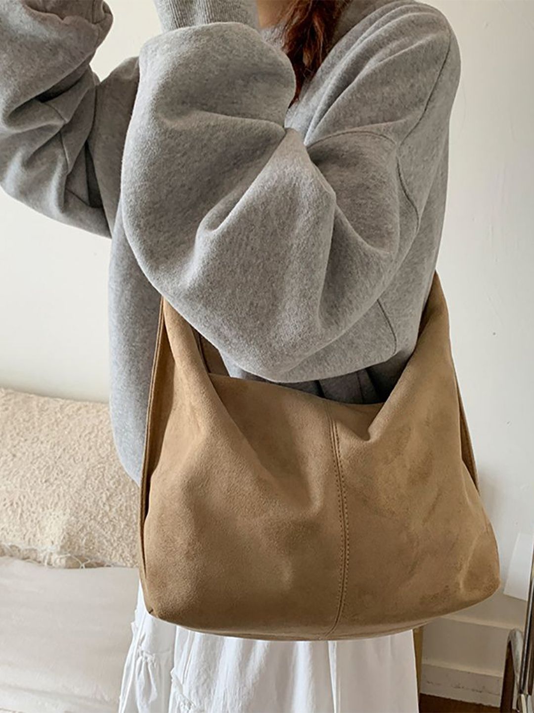 StyleCast x Revolte Oversized Half Moon Hobo Bag-picture-34