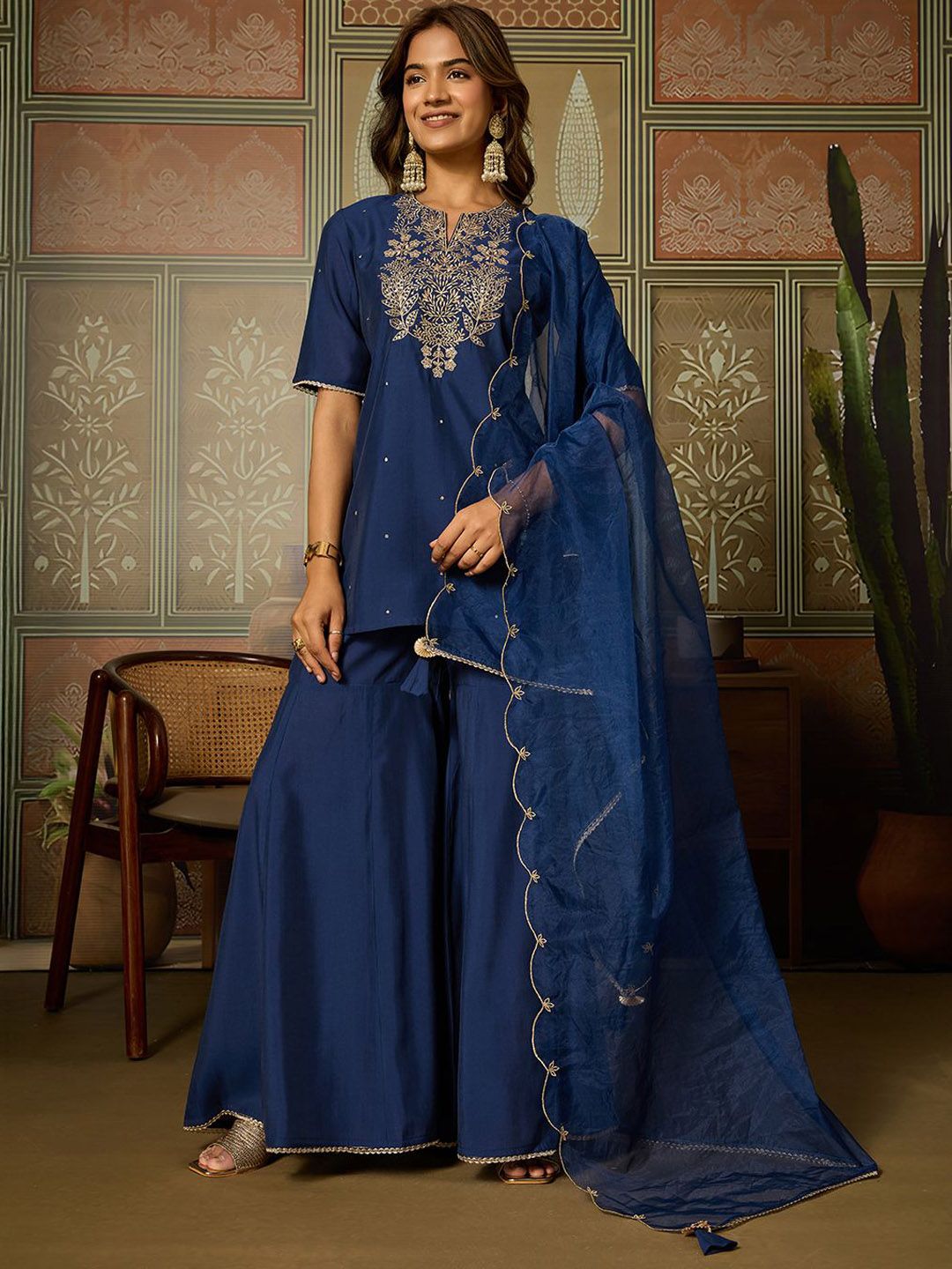House of Pataudi Floral Embroidered Thread Work Chinon Kurti With Palazzo & Dupatta-picture-10