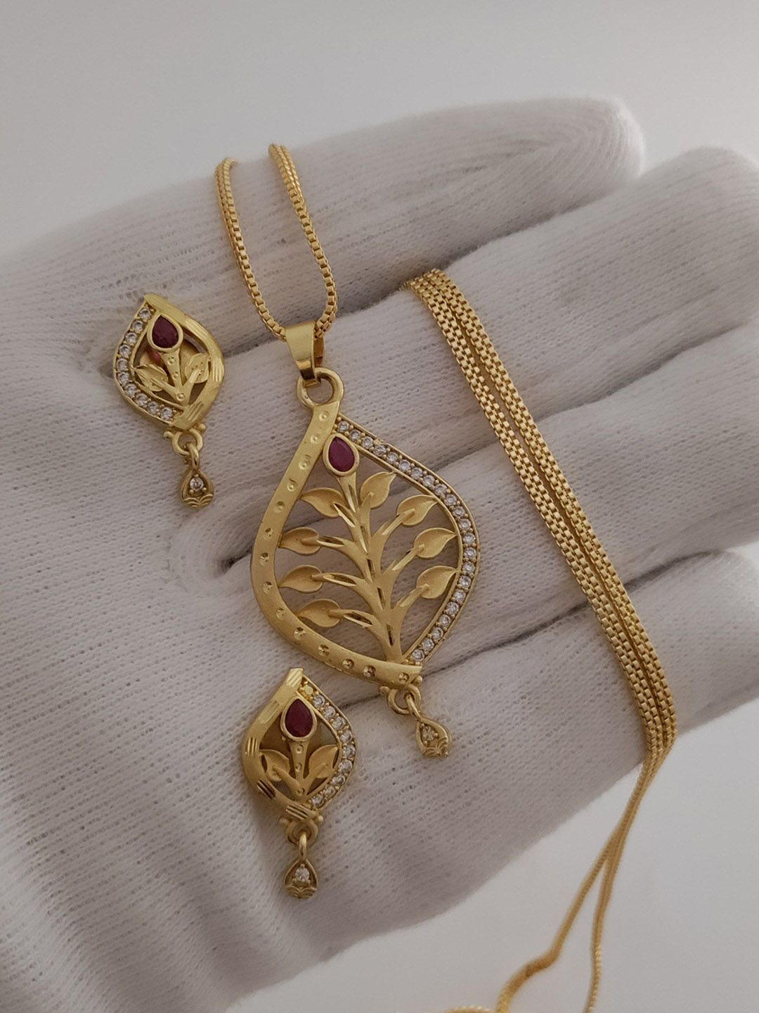 V.K.PAYAL.JEWELLERY Gold-Plated Artificial Stones Studded Jewellery Set-picture-16