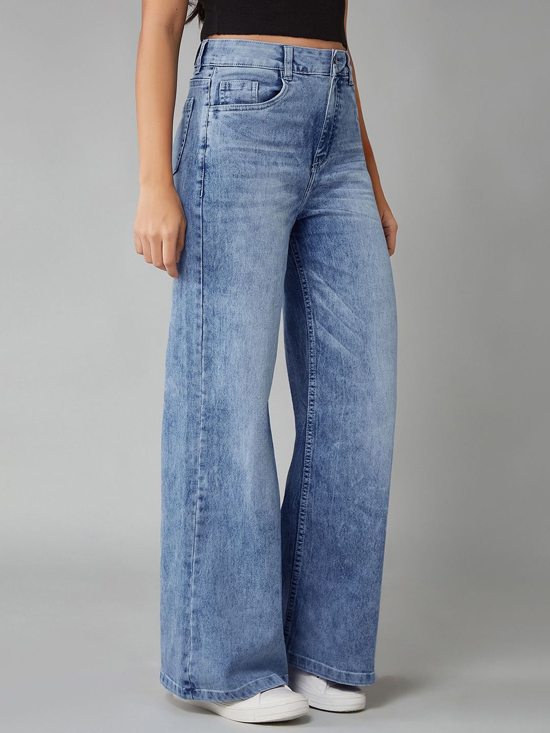 DOLCE CRUDO Women Wide Leg High-Rise Light Fade Stretchable Jeans-picture-21
