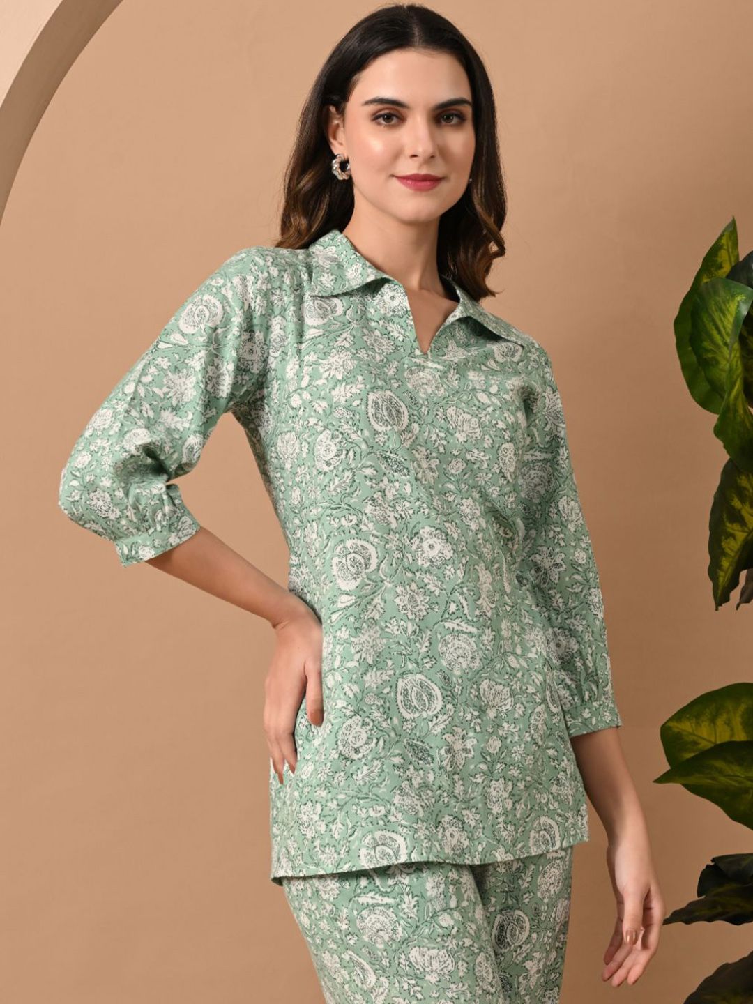 Anouk Rustic Floral Printed Shirt Collar Pure Cotton Kurti with Trousers