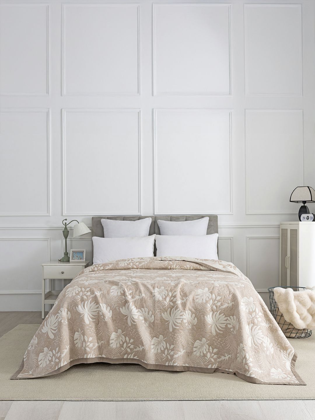 URBAN DREAM White & Brown Printed Cotton Leaves Wave Double Queen Bed Cover-image-39