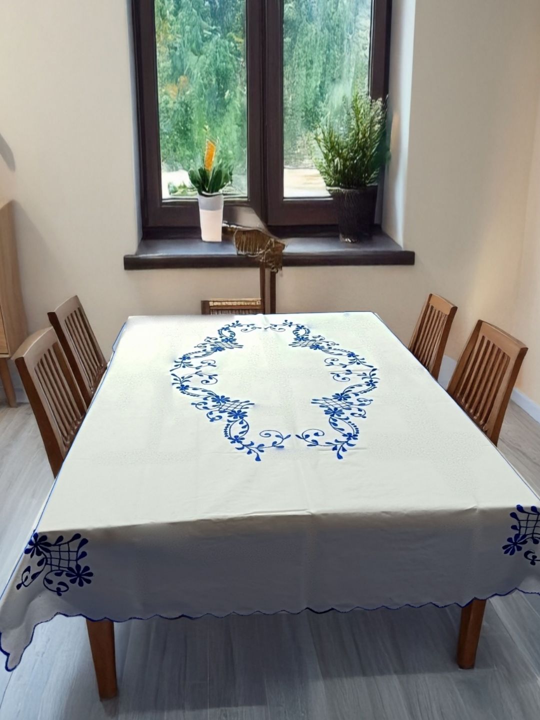 Arsha Chikankari Pure Cotton Embroidered 4-Seater Dining Table Cover