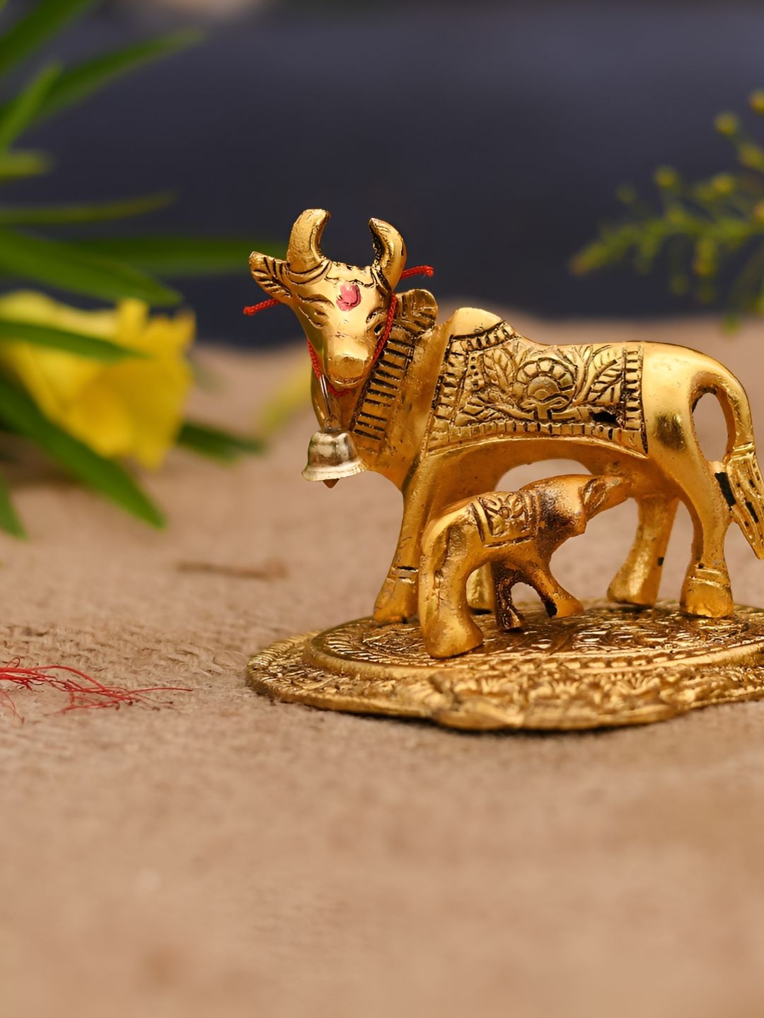 CraftVatika Gold Toned Kamdhenu Cow With Calf Metal Figurine Showpiece-picture-46