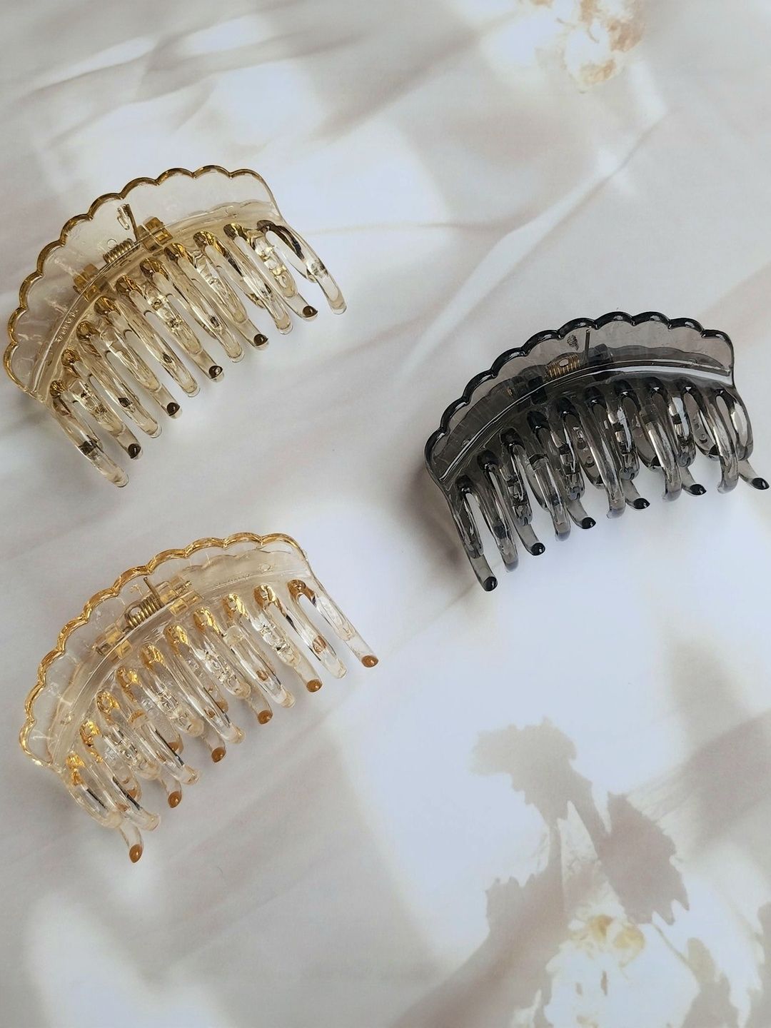 DIVASTRI Women Set of 3 Transparent Glossy Finish Hair Claw Clips-picture-8