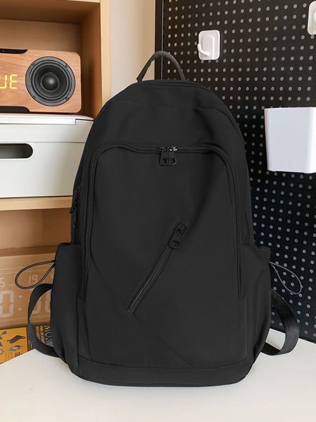 StyleCast x Revolte Unisex Ergonomic Padded Backpack-picture-19
