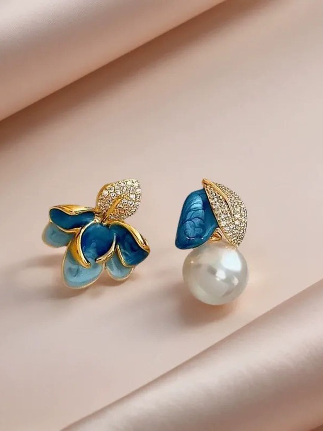 FIMBUL Gold-Plated Artificial Stones And Pearls Studded Mismatch Floral Shaped Studs-picture-38