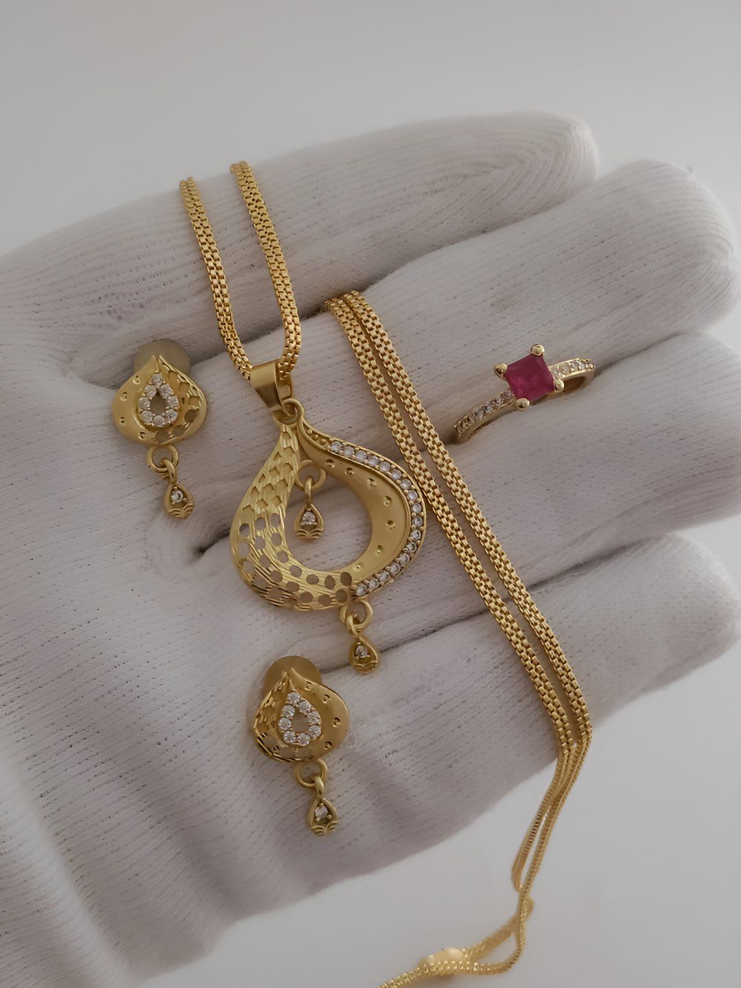 V.K.PAYAL.JEWELLERY Gold-Plated Artificial Stones Studded Necklace and Earrings-picture-11