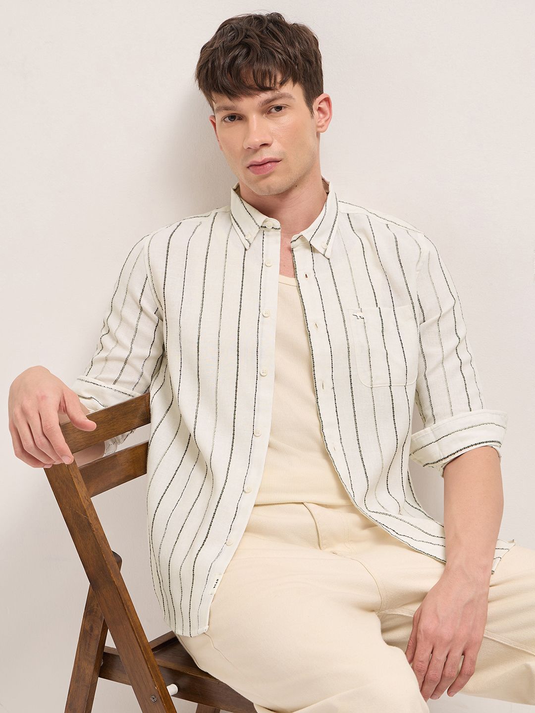 THE BEAR HOUSE Men Vertical Striped Button-Down Collar Casual Shirt