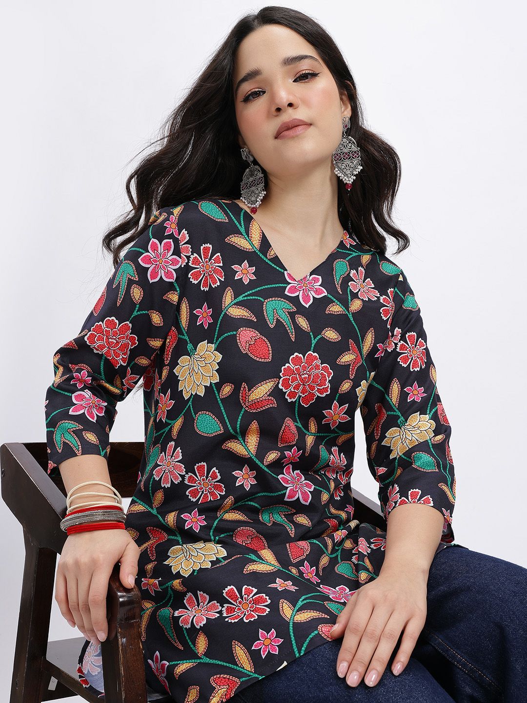 Anouk Rustic Floral Printed V-Neck Straight Kurti-picture-32