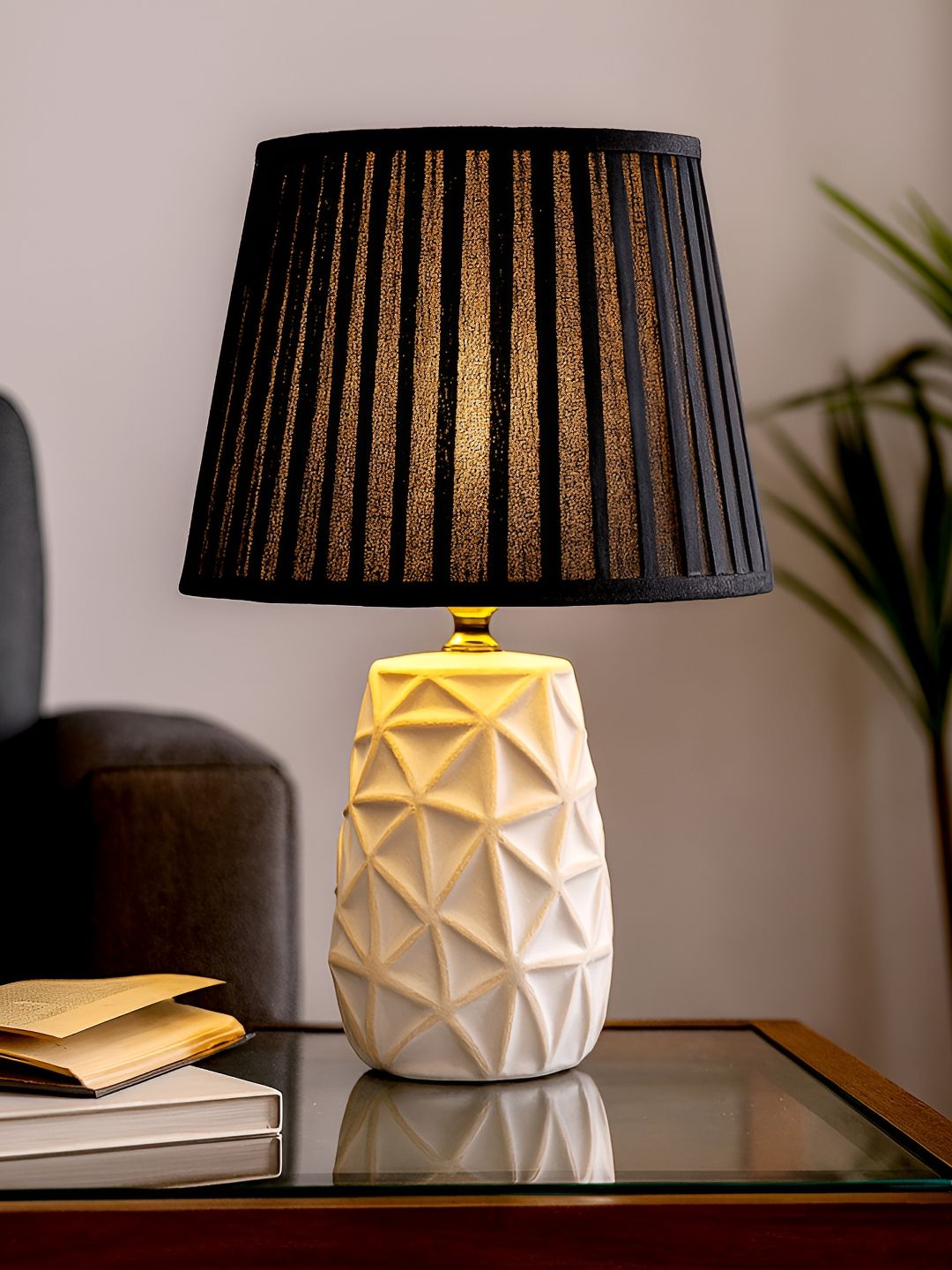Homesake Black Textured Ceramic Industrial Frusturical Shaped Table Lamp-picture-31