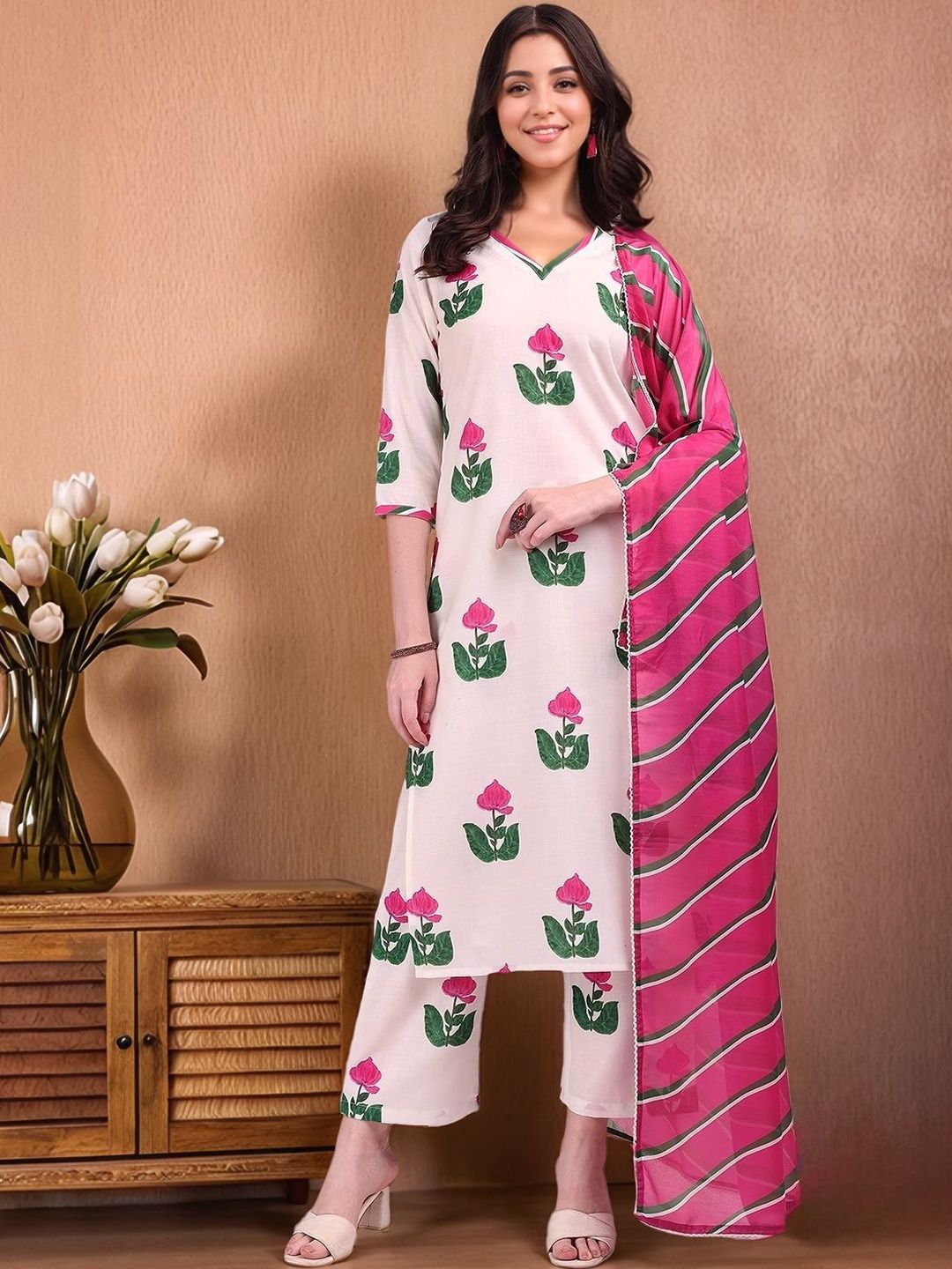 Anouk Women Floral Printed Kurta & Trousers With Dupatta Set-picture-23