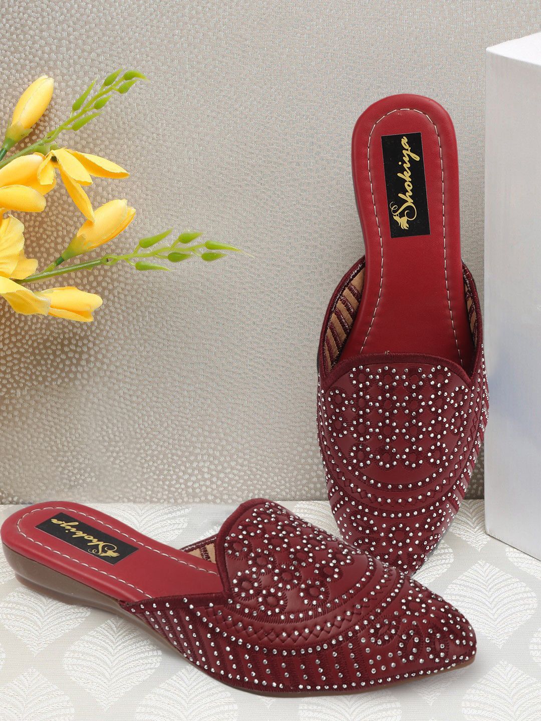 FLYING&SAM Women Embellished Ethnic Mojaris Flats-picture-41