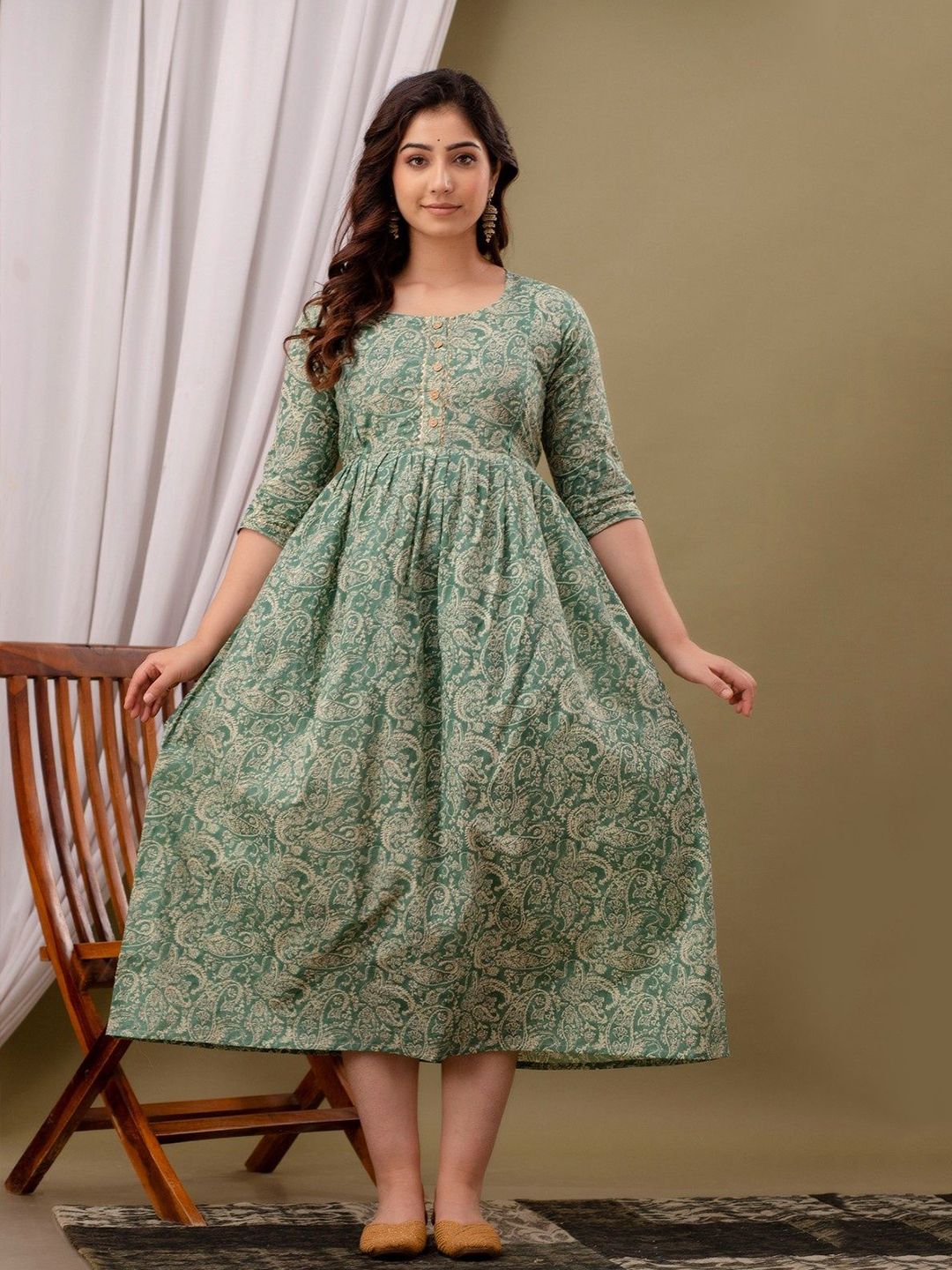 FASHION SWAG Women Floral Printed Gotta Patti Floral Maternity Anarkali Kurta