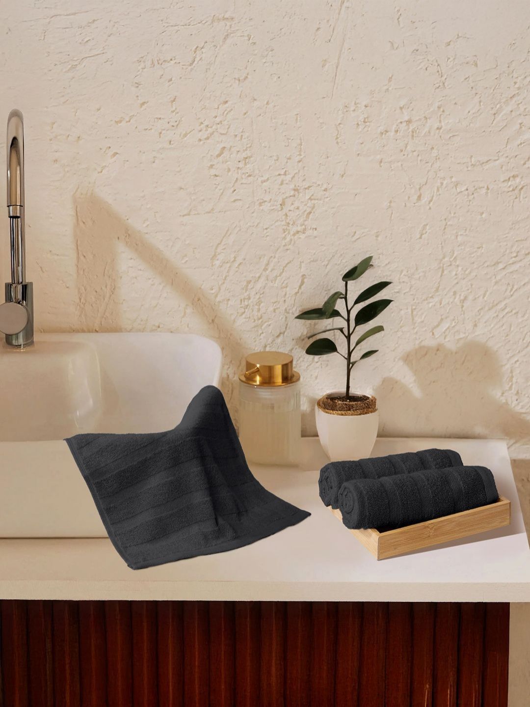 MYTRIDENT 3-Pcs Black 400 GSM Pure Cotton Face Towel Set-image-39