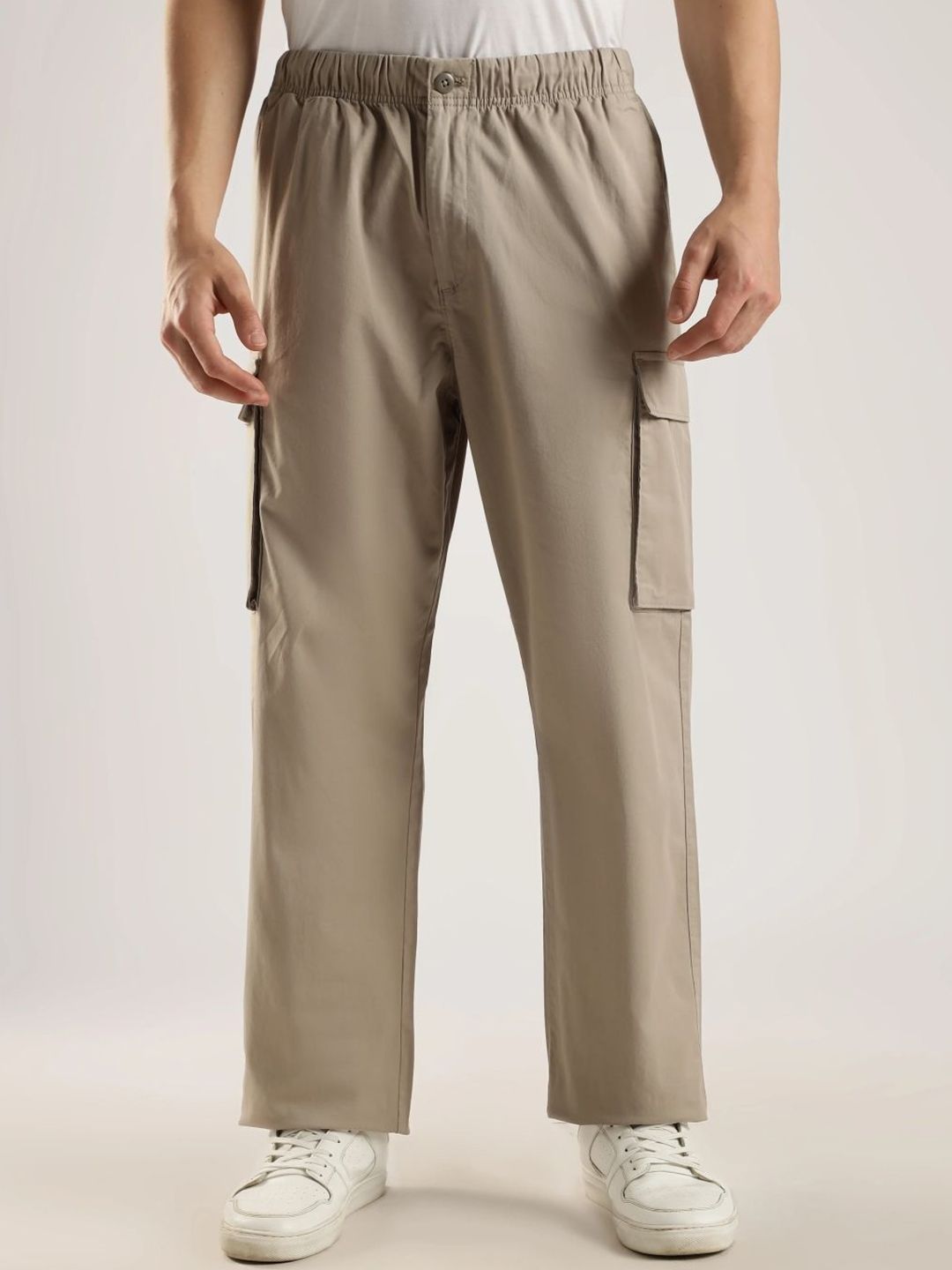 Calvin Klein Jeans Men Mid-Rise Straight Fit Cargos Trousers-picture-29