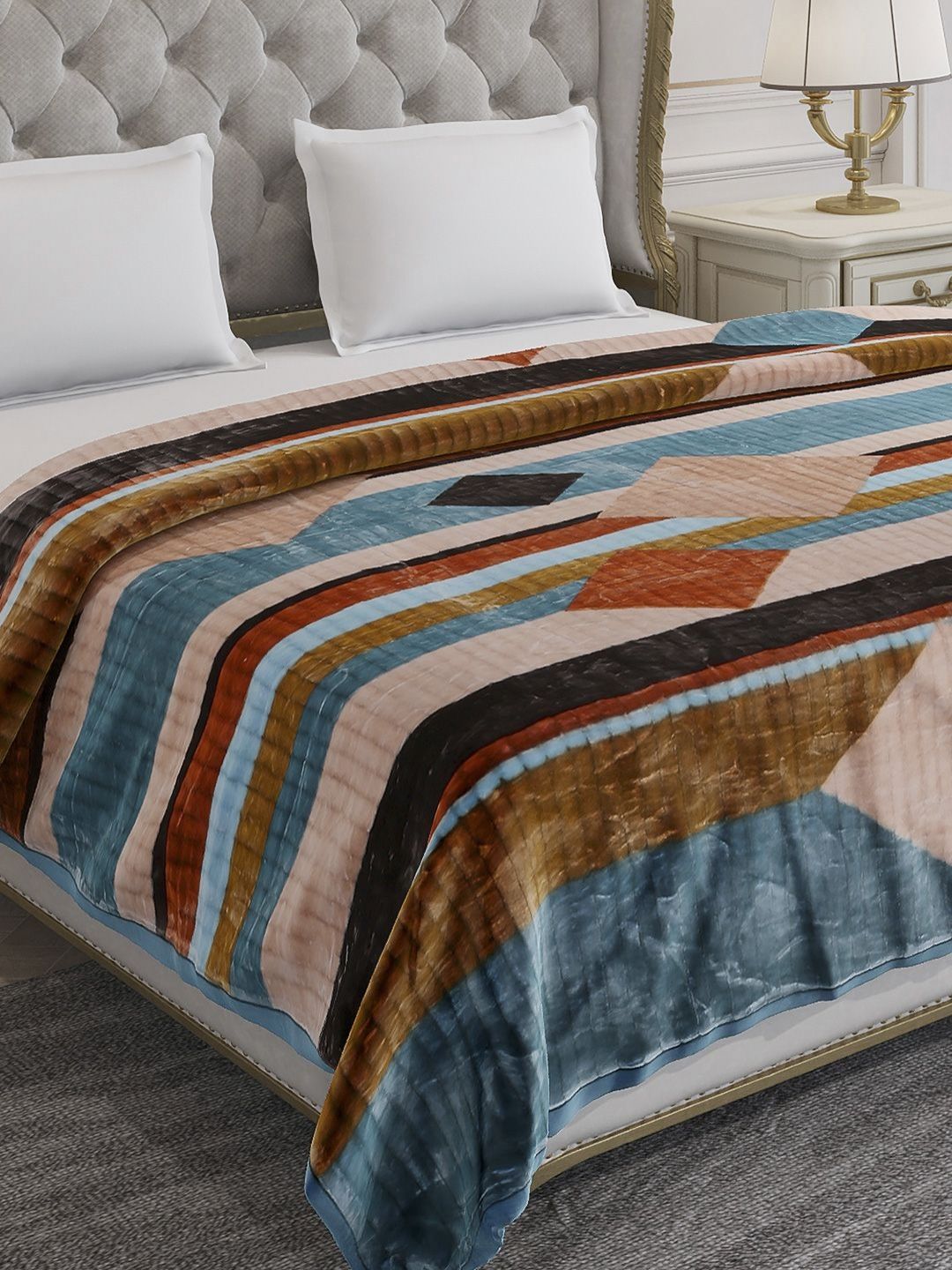 Monte Carlo Red Geometric Heavy Winter 120 GSM Double Bed Blanket-image-41